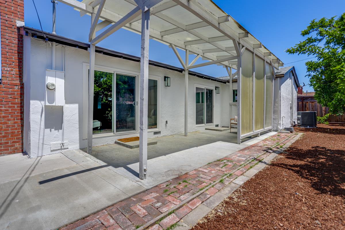 Detail Gallery Image 34 of 41 For 2560 Monroe St, Santa Clara,  CA 95051 - 3 Beds | 2 Baths