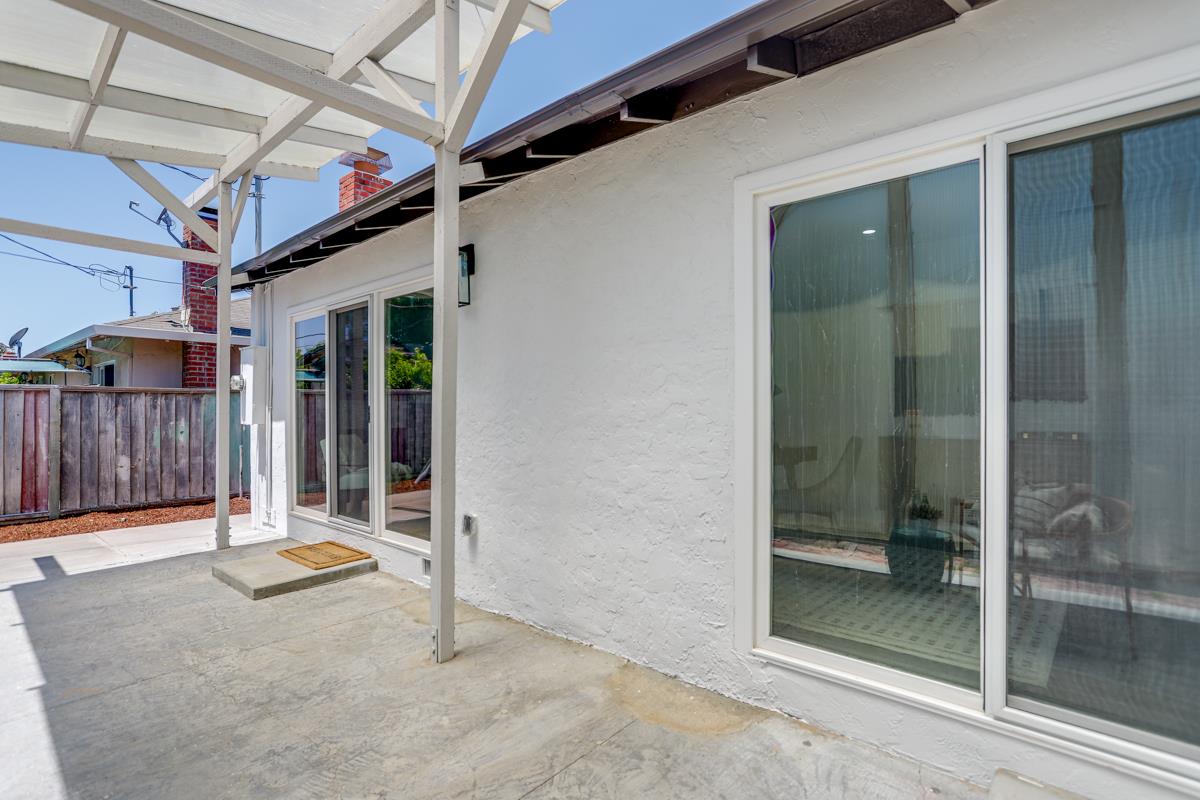 Detail Gallery Image 37 of 41 For 2560 Monroe St, Santa Clara,  CA 95051 - 3 Beds | 2 Baths