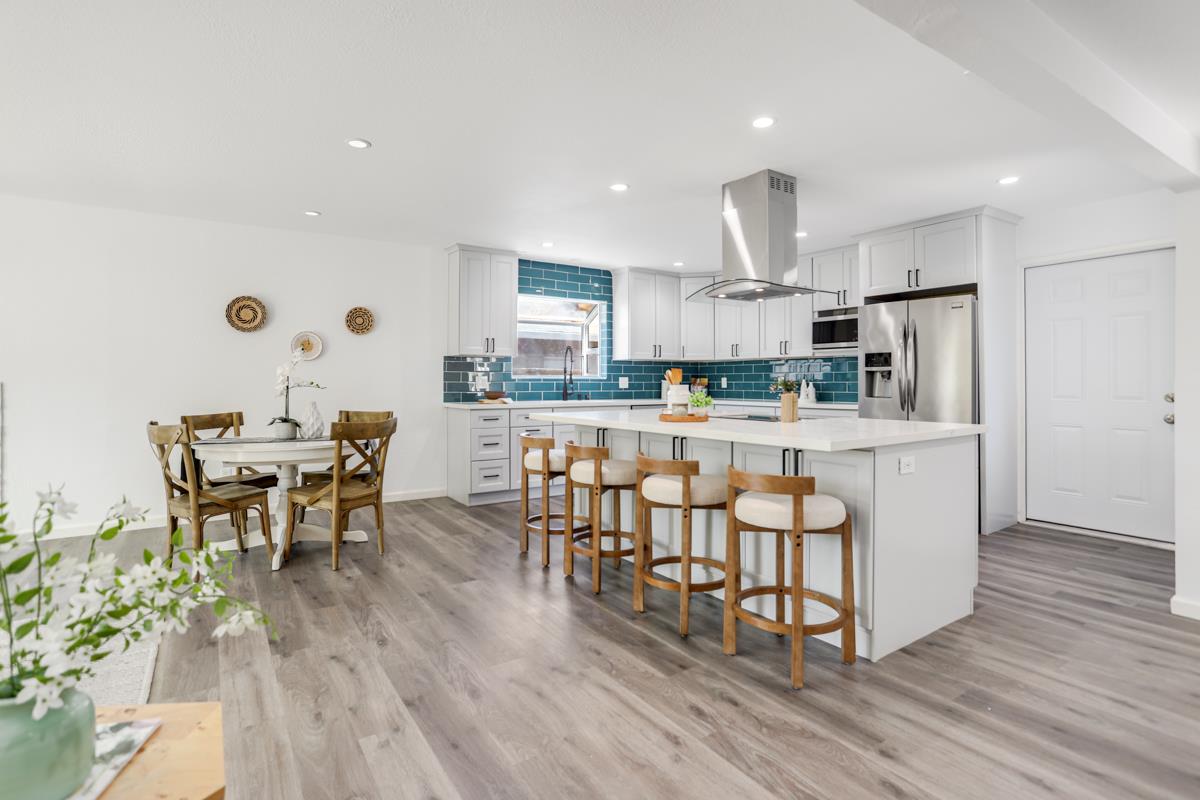 Detail Gallery Image 6 of 41 For 2560 Monroe St, Santa Clara,  CA 95051 - 3 Beds | 2 Baths
