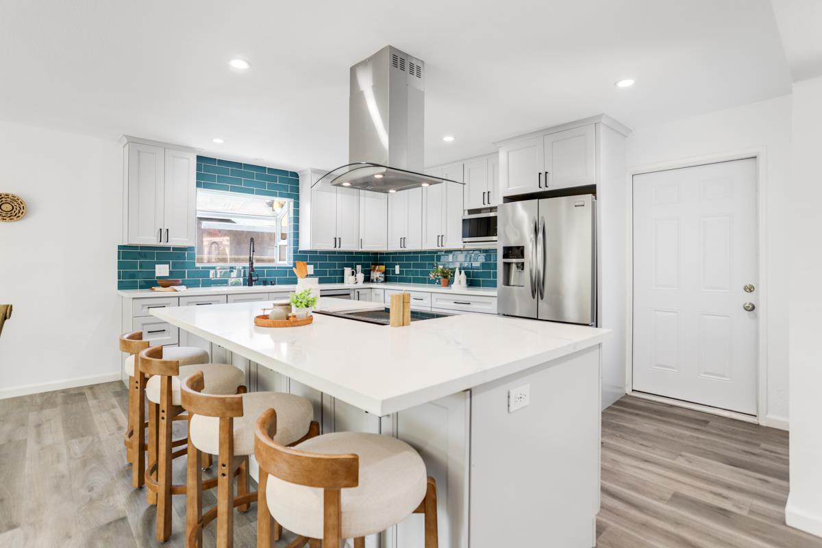 Detail Gallery Image 8 of 41 For 2560 Monroe St, Santa Clara,  CA 95051 - 3 Beds | 2 Baths