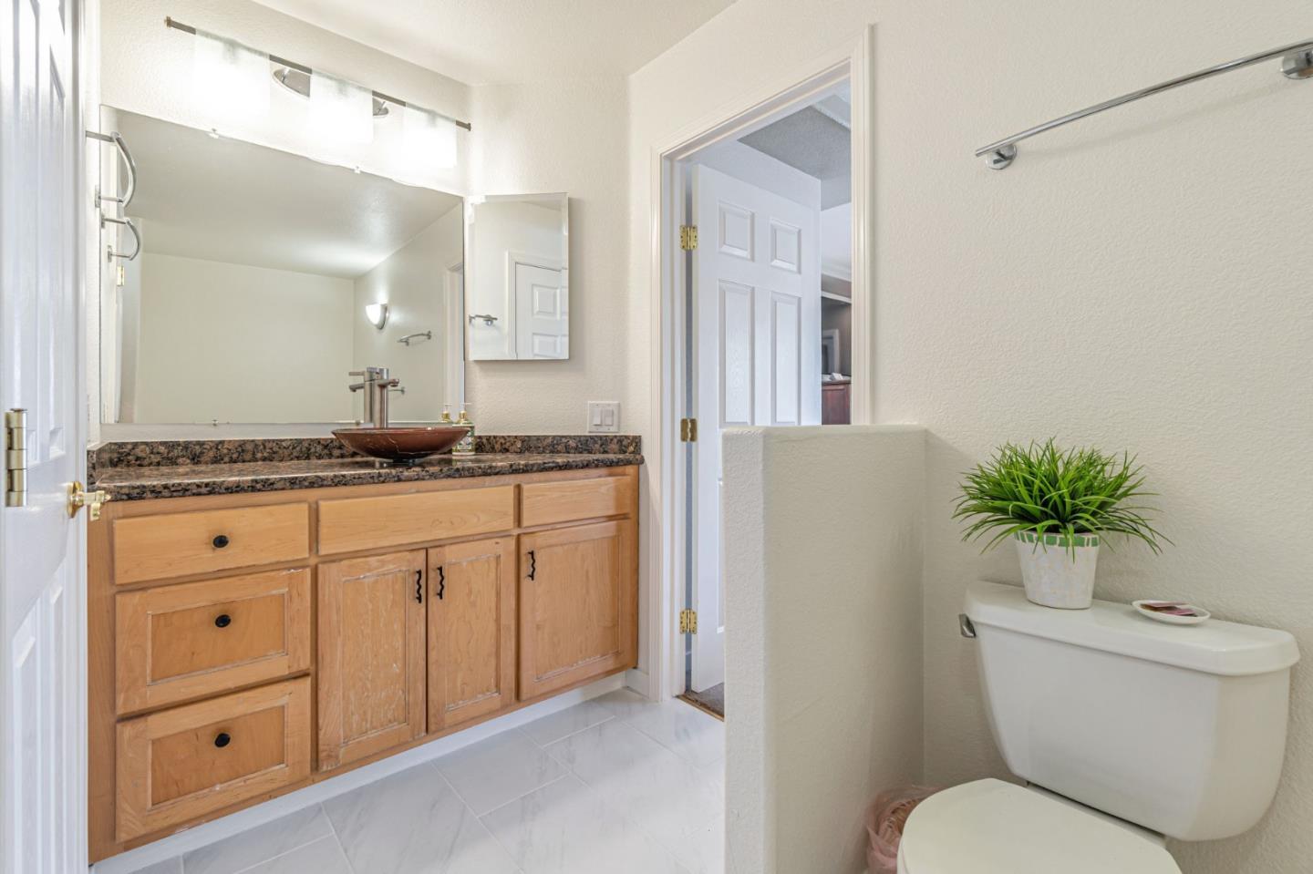 Detail Gallery Image 11 of 17 For 276 San Benito Rd, Brisbane,  CA 94005 - 3 Beds | 1/1 Baths