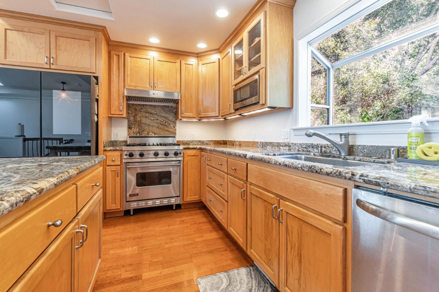 Detail Gallery Image 6 of 17 For 276 San Benito Rd, Brisbane,  CA 94005 - 3 Beds | 1/1 Baths