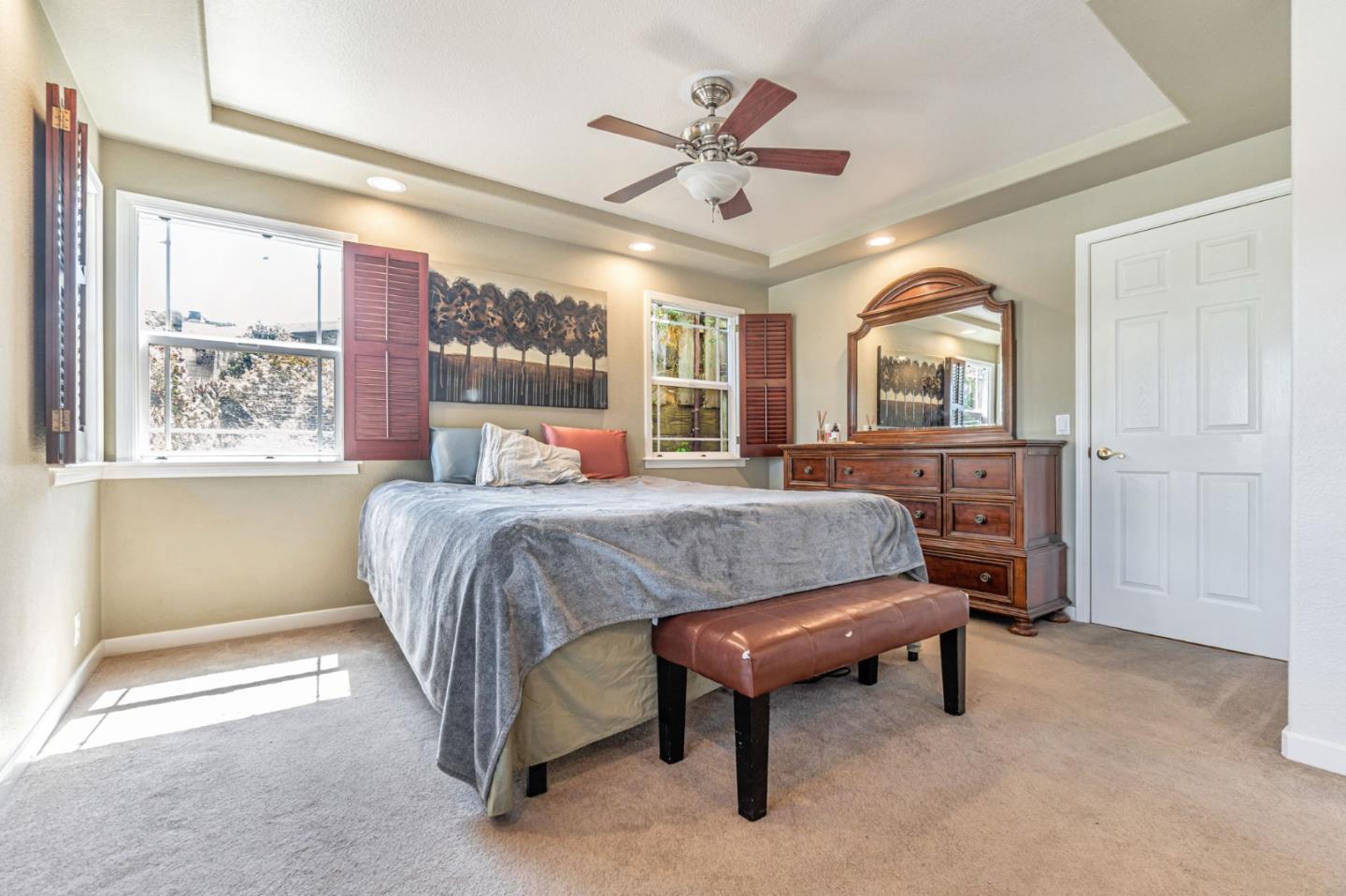Detail Gallery Image 9 of 17 For 276 San Benito Rd, Brisbane,  CA 94005 - 3 Beds | 1/1 Baths