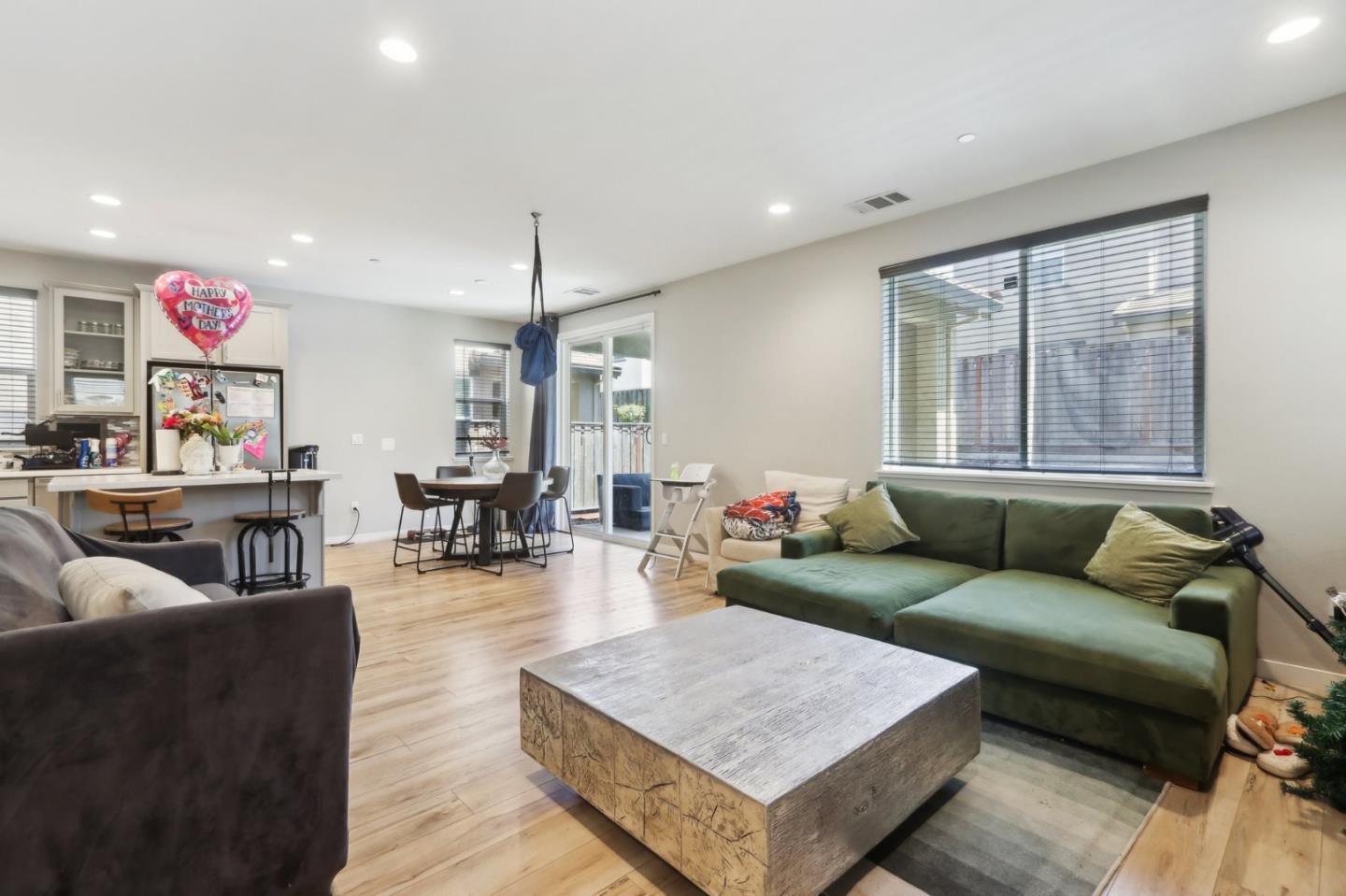 Detail Gallery Image 2 of 46 For 545 Shearwater St, Hollister,  CA 95023 - 3 Beds | 2/1 Baths