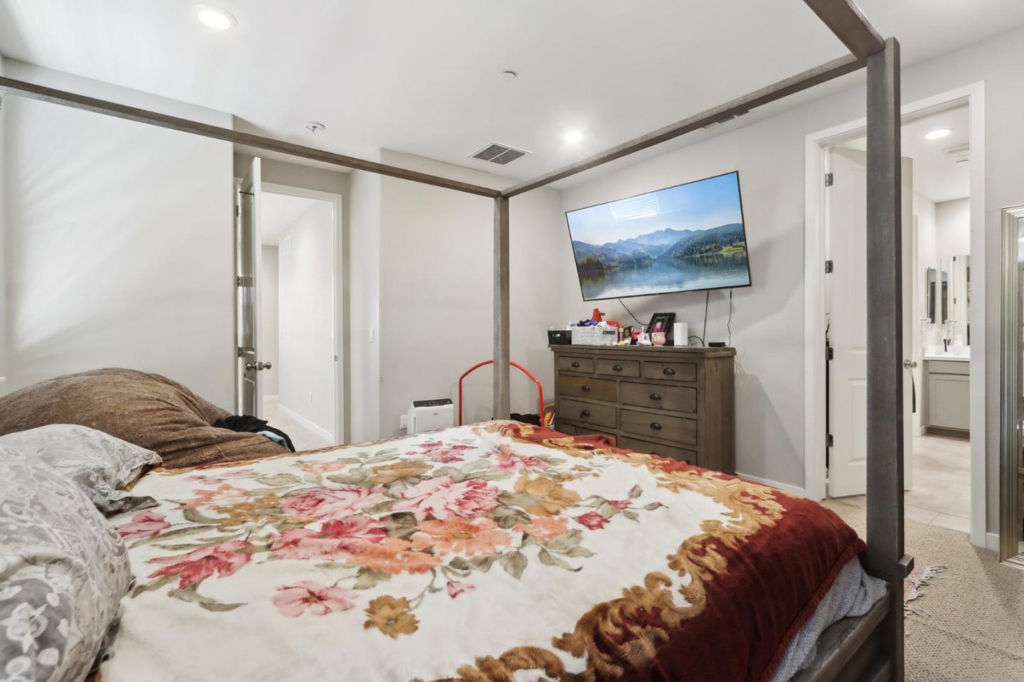 Detail Gallery Image 20 of 46 For 545 Shearwater St, Hollister,  CA 95023 - 3 Beds | 2/1 Baths