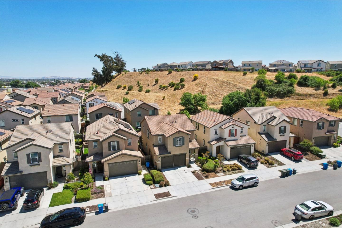 Detail Gallery Image 33 of 46 For 545 Shearwater St, Hollister,  CA 95023 - 3 Beds | 2/1 Baths