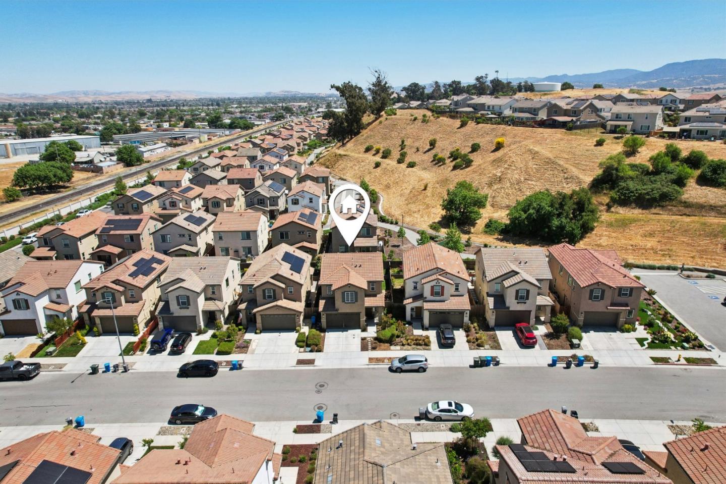 Detail Gallery Image 36 of 46 For 545 Shearwater St, Hollister,  CA 95023 - 3 Beds | 2/1 Baths