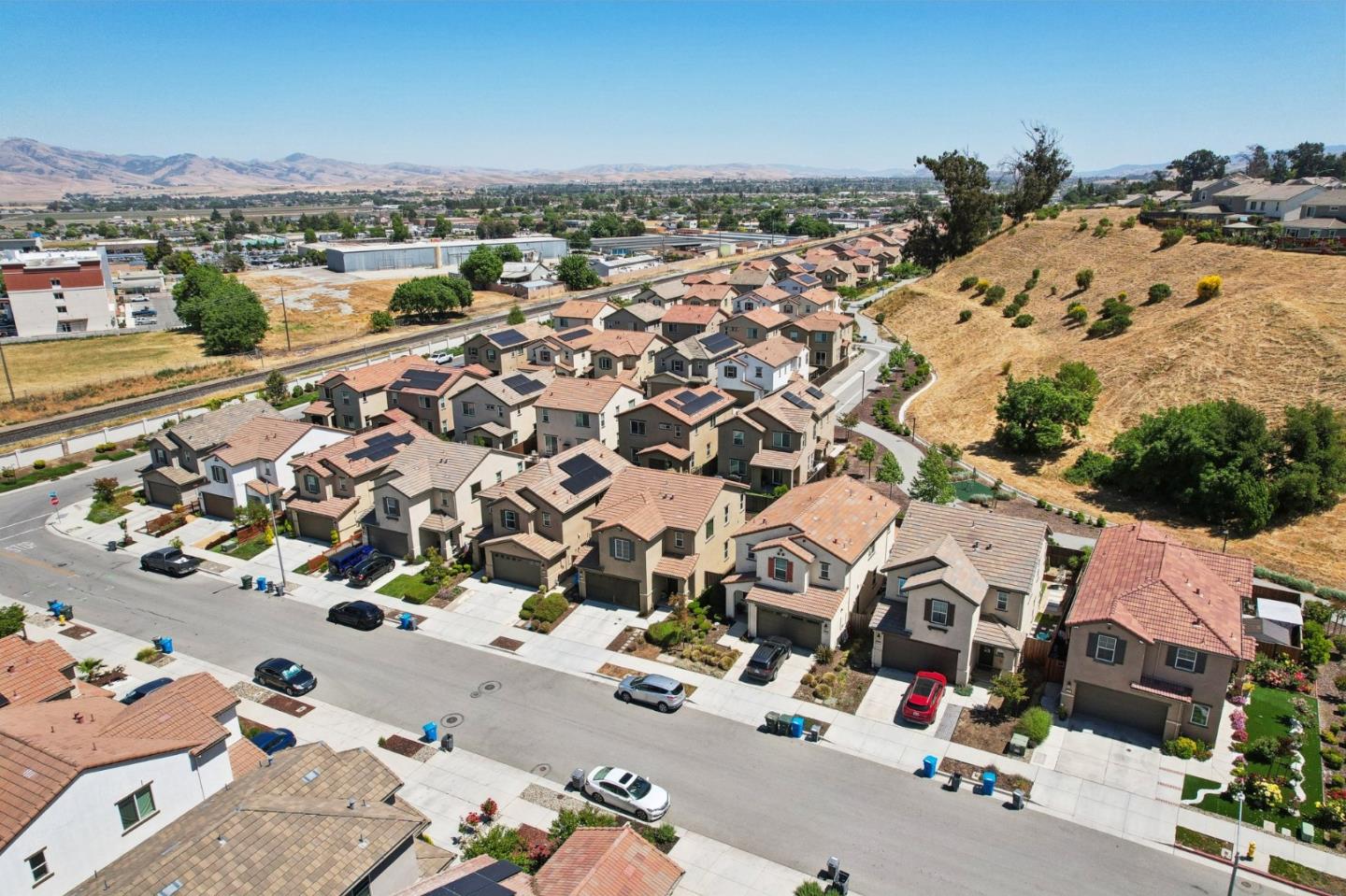 Detail Gallery Image 37 of 46 For 545 Shearwater St, Hollister,  CA 95023 - 3 Beds | 2/1 Baths