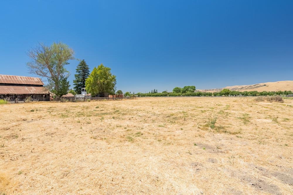 Detail Gallery Image 3 of 19 For 7327 Lovers Ln, Hollister,  CA 95023 - – Beds | – Baths