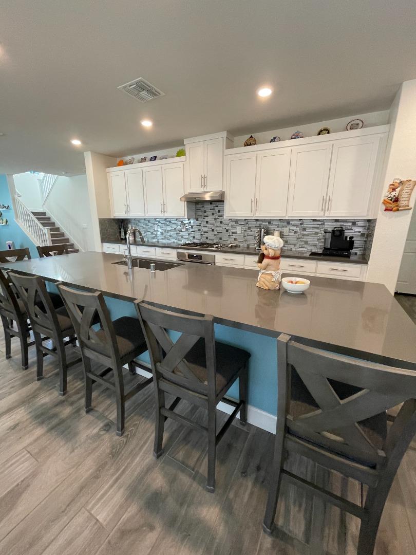 Detail Gallery Image 5 of 22 For 2532 Azalea Ave, Tracy,  CA 95376 - 4 Beds | 3 Baths