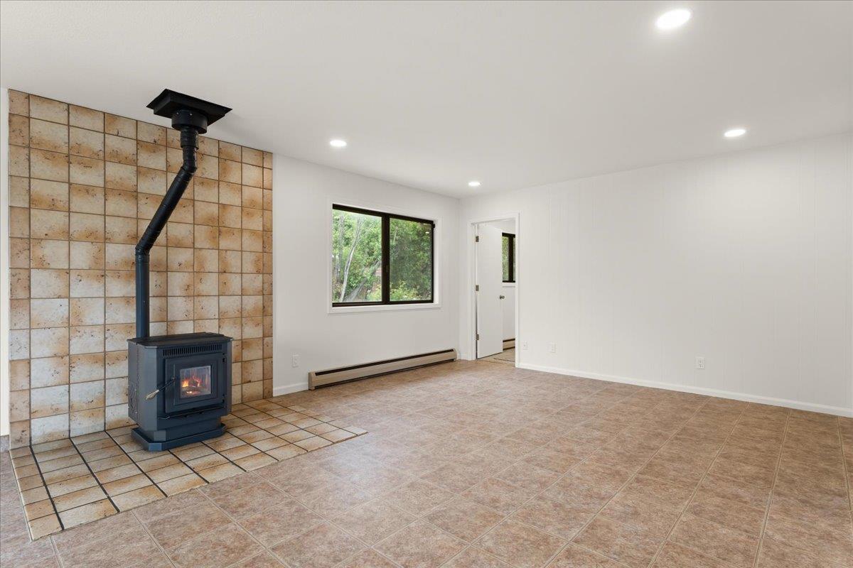 Detail Gallery Image 18 of 44 For 101 Cowles Rd, Watsonville,  CA 95076 - 3 Beds | 2/1 Baths
