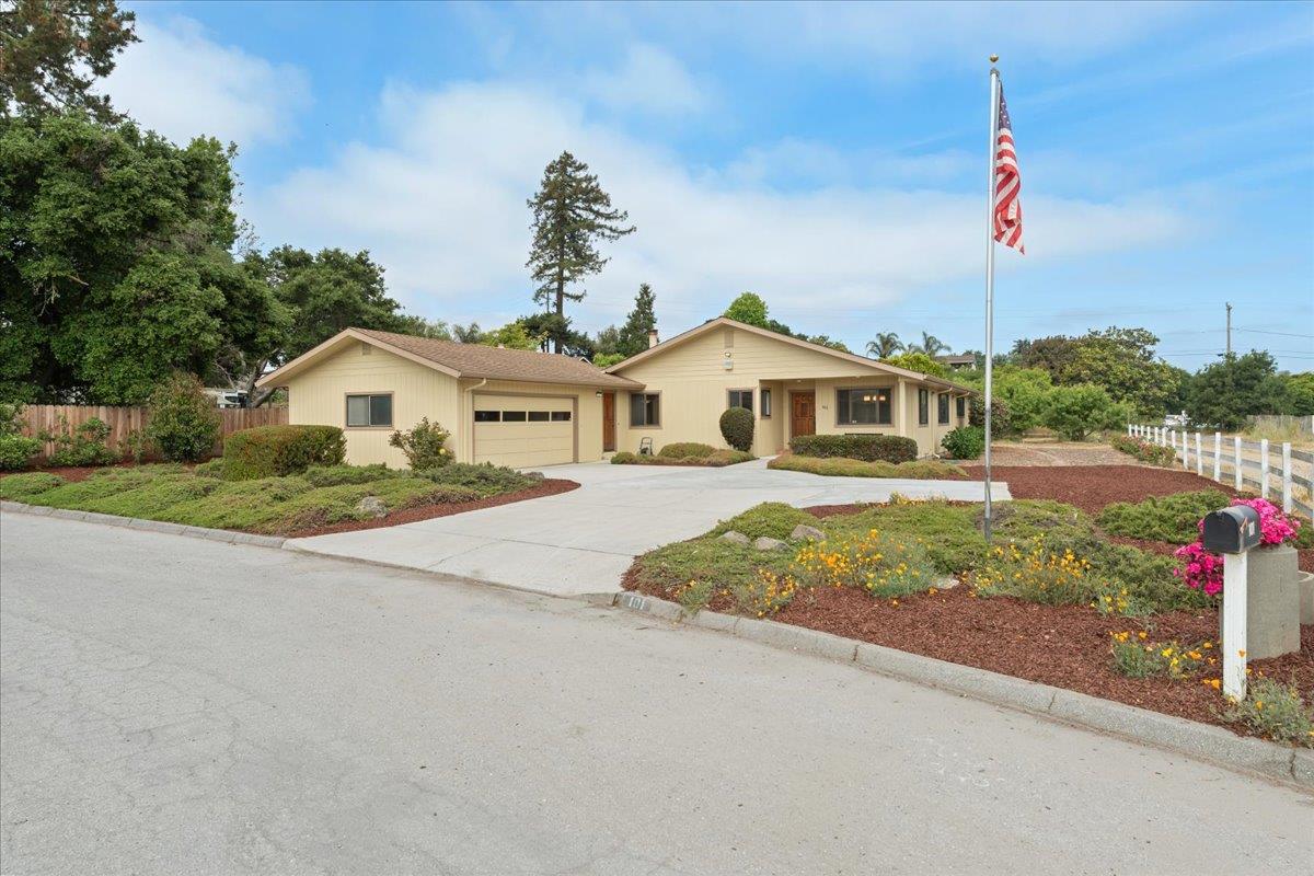 Detail Gallery Image 2 of 44 For 101 Cowles Rd, Watsonville,  CA 95076 - 3 Beds | 2/1 Baths
