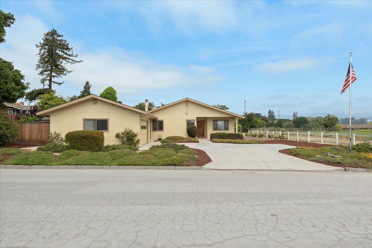Detail Gallery Image 3 of 44 For 101 Cowles Rd, Watsonville,  CA 95076 - 3 Beds | 2/1 Baths