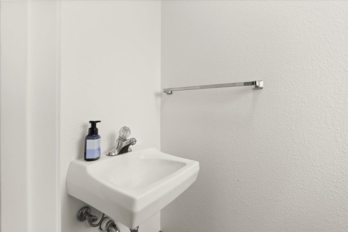 Detail Gallery Image 33 of 44 For 101 Cowles Rd, Watsonville,  CA 95076 - 3 Beds | 2/1 Baths