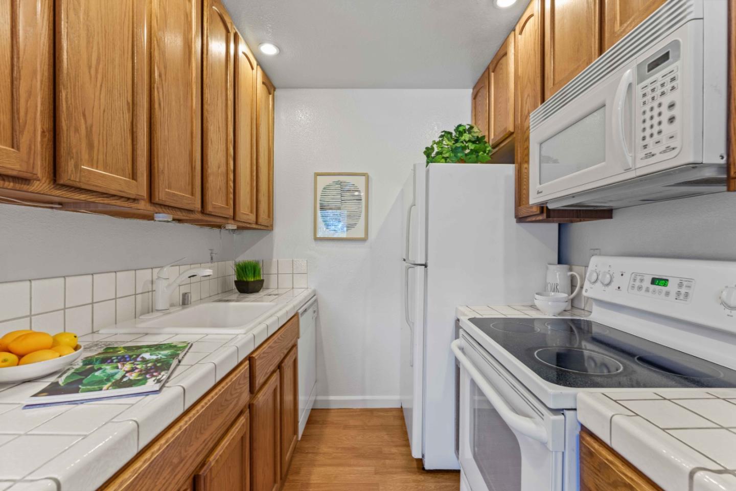 Detail Gallery Image 6 of 18 For 5536 Makati Cir, San Jose,  CA 95123 - 1 Beds | 1 Baths
