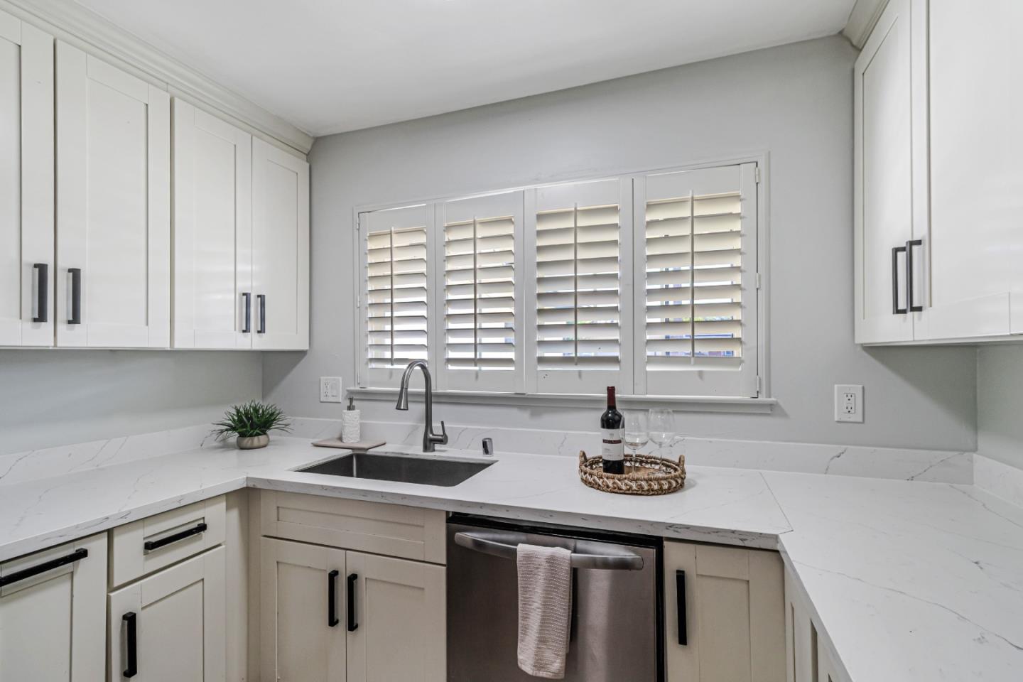 Detail Gallery Image 10 of 35 For 1995 Sumatra Ave, San Jose,  CA 95122 - 4 Beds | 3 Baths