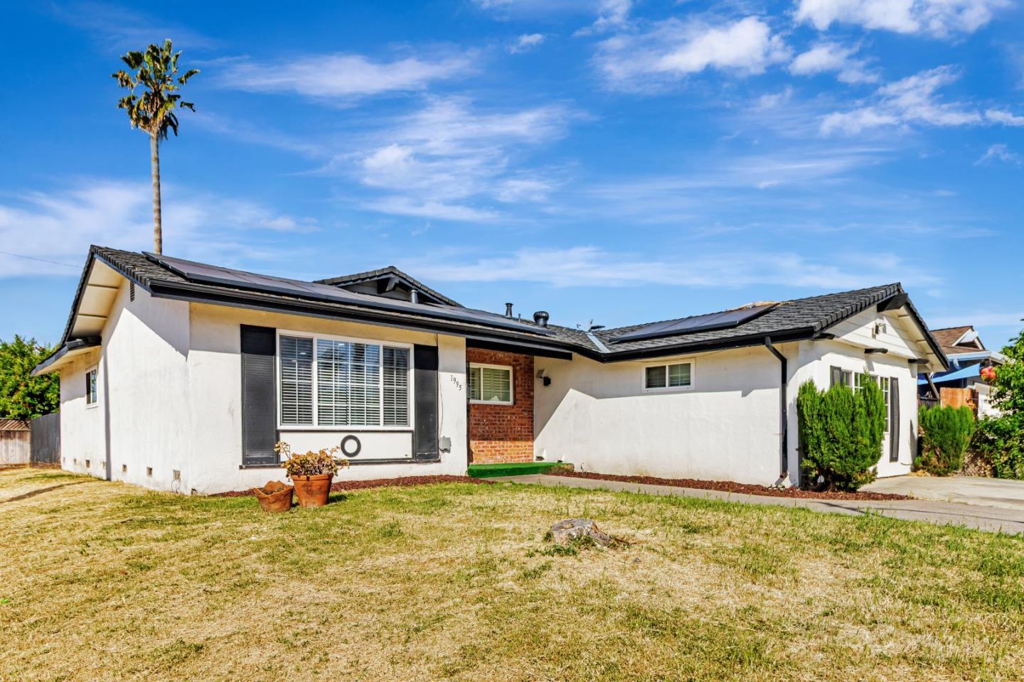 Detail Gallery Image 2 of 35 For 1995 Sumatra Ave, San Jose,  CA 95122 - 4 Beds | 3 Baths