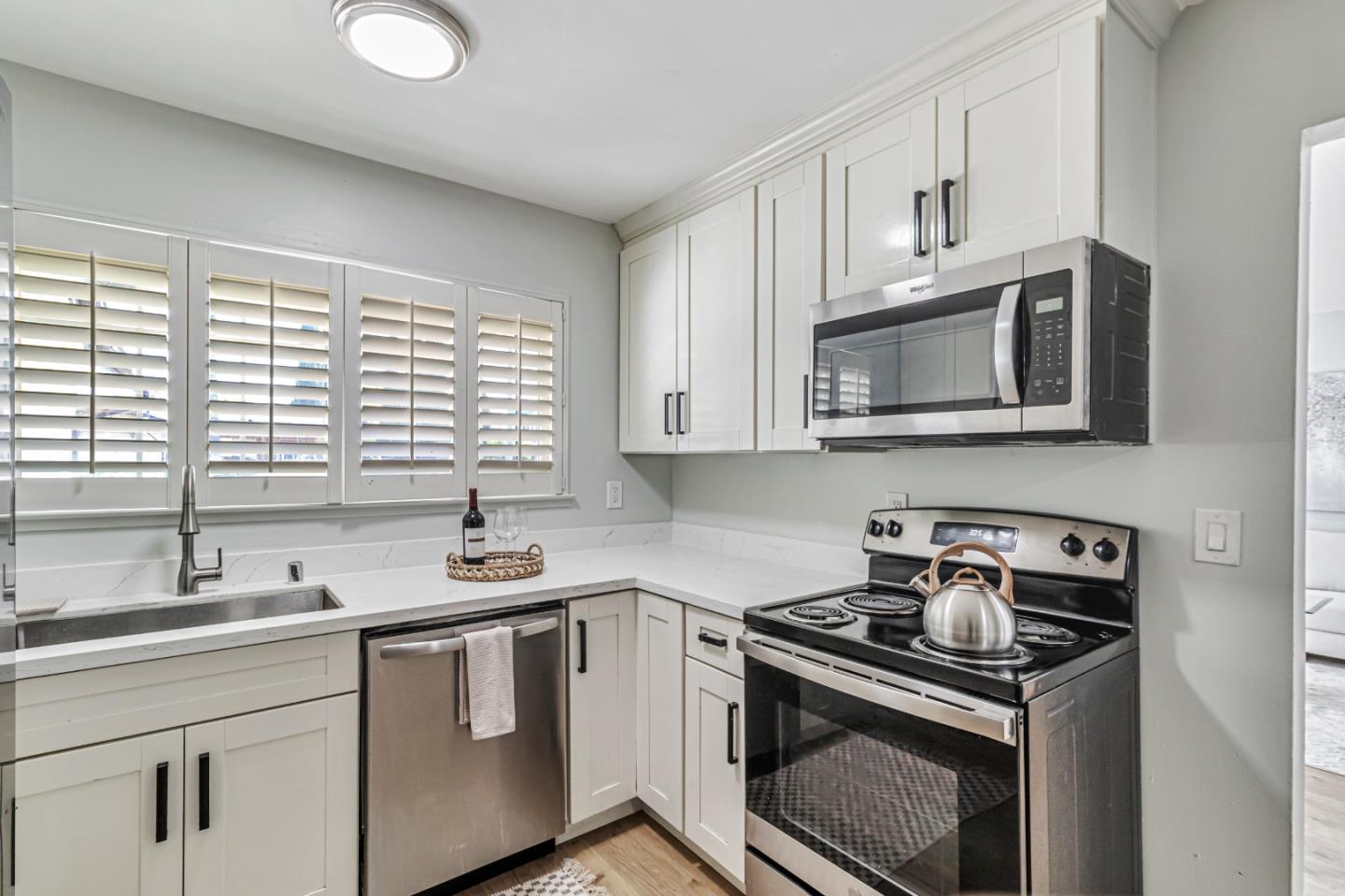 Detail Gallery Image 9 of 35 For 1995 Sumatra Ave, San Jose,  CA 95122 - 4 Beds | 3 Baths