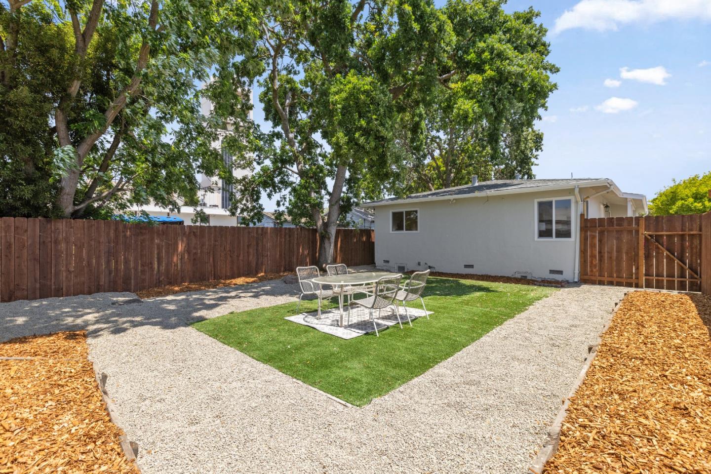 Detail Gallery Image 21 of 21 For 771 4th Ave, Redwood City,  CA 94063 - 3 Beds | 1/1 Baths