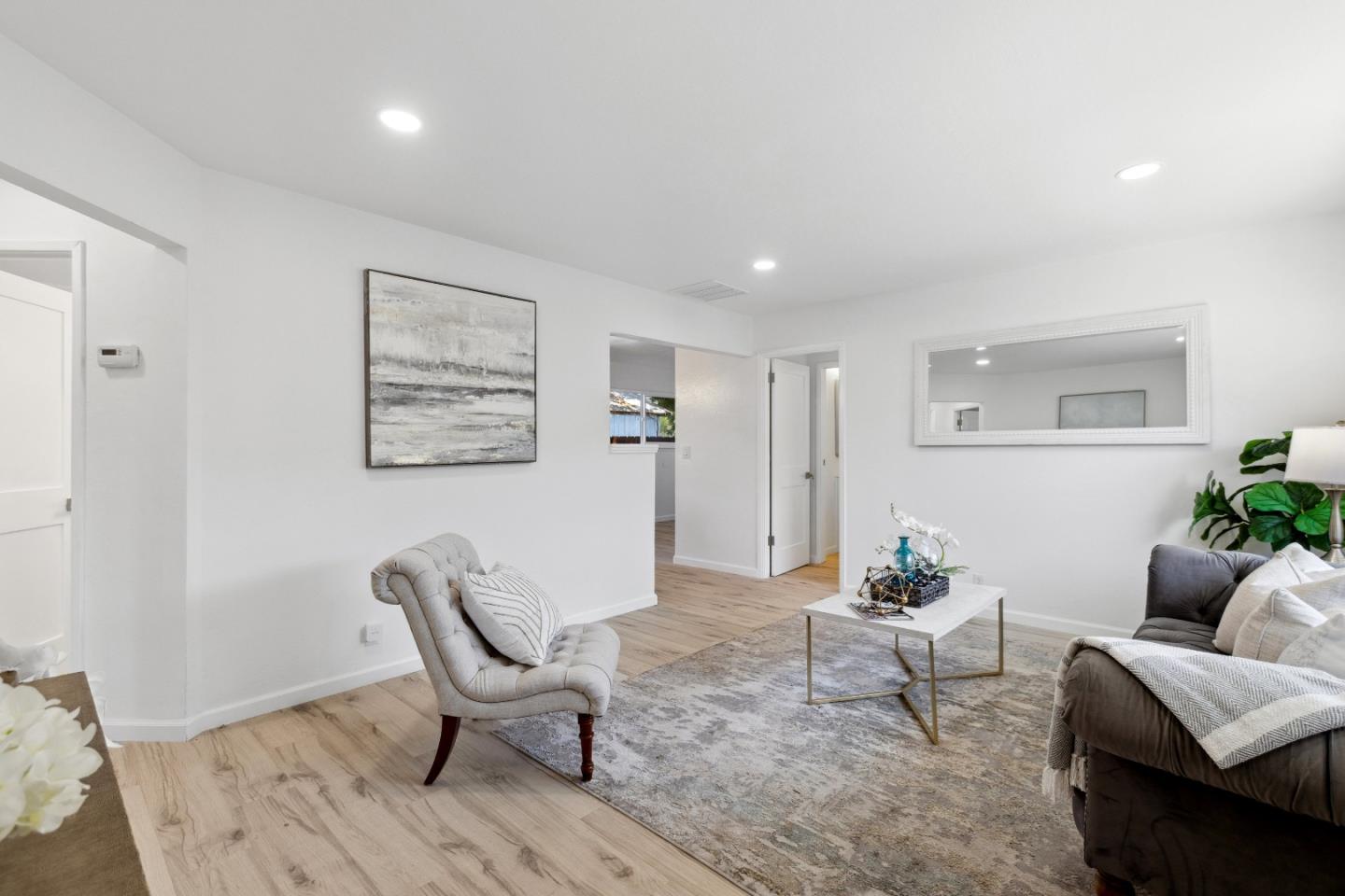 Detail Gallery Image 5 of 21 For 771 4th Ave, Redwood City,  CA 94063 - 3 Beds | 1/1 Baths
