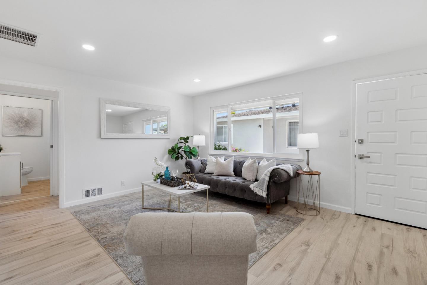 Detail Gallery Image 6 of 21 For 771 4th Ave, Redwood City,  CA 94063 - 3 Beds | 1/1 Baths