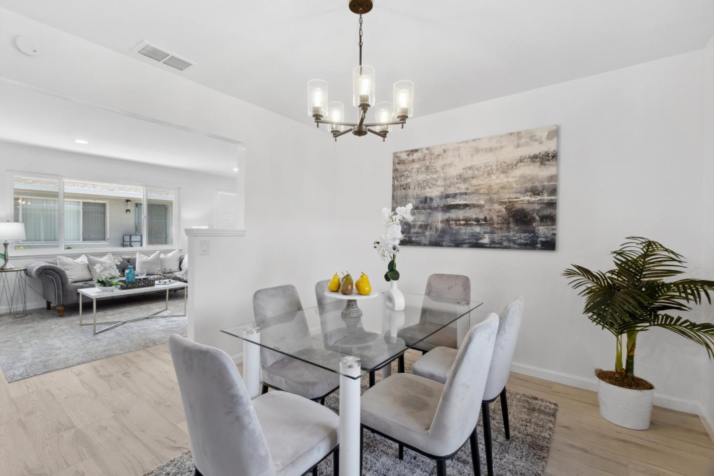 Detail Gallery Image 8 of 21 For 771 4th Ave, Redwood City,  CA 94063 - 3 Beds | 1/1 Baths