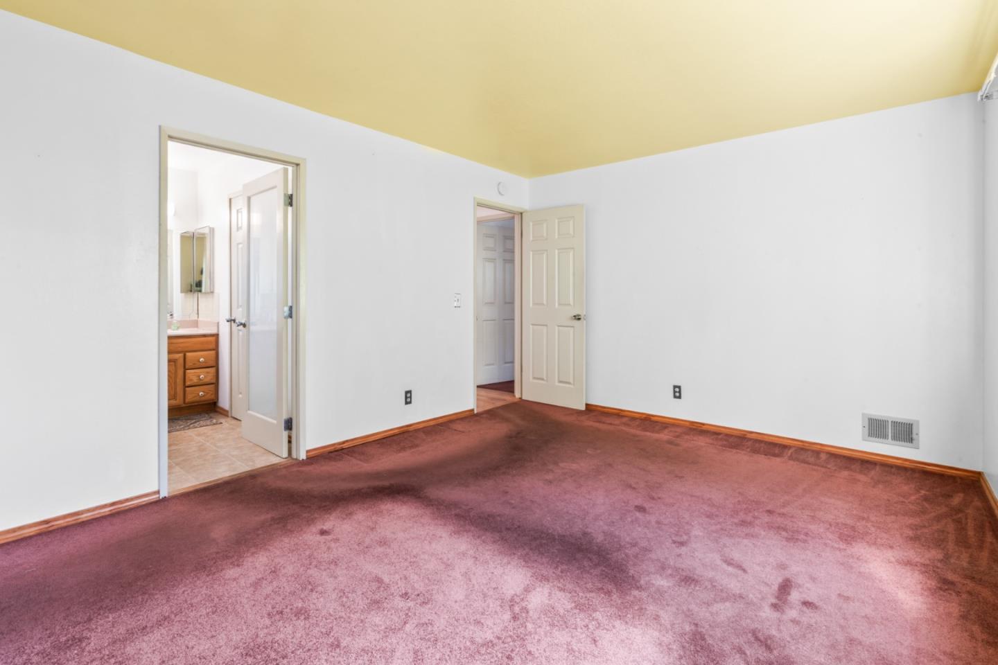 Detail Gallery Image 17 of 46 For 27 John Glenn Cir, Daly City,  CA 94015 - 5 Beds | 3 Baths