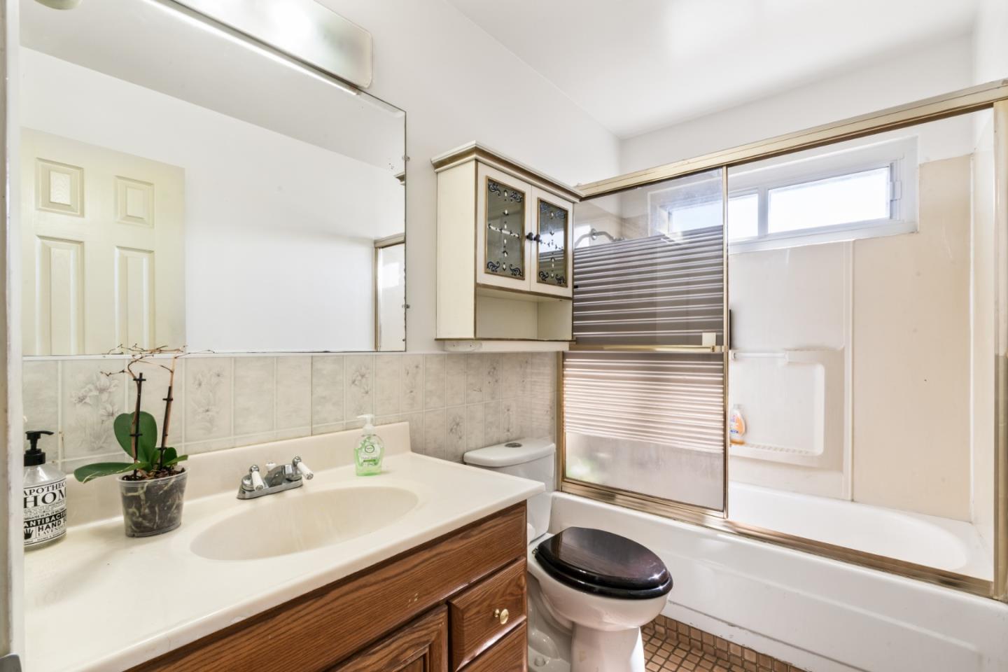 Detail Gallery Image 21 of 46 For 27 John Glenn Cir, Daly City,  CA 94015 - 5 Beds | 3 Baths