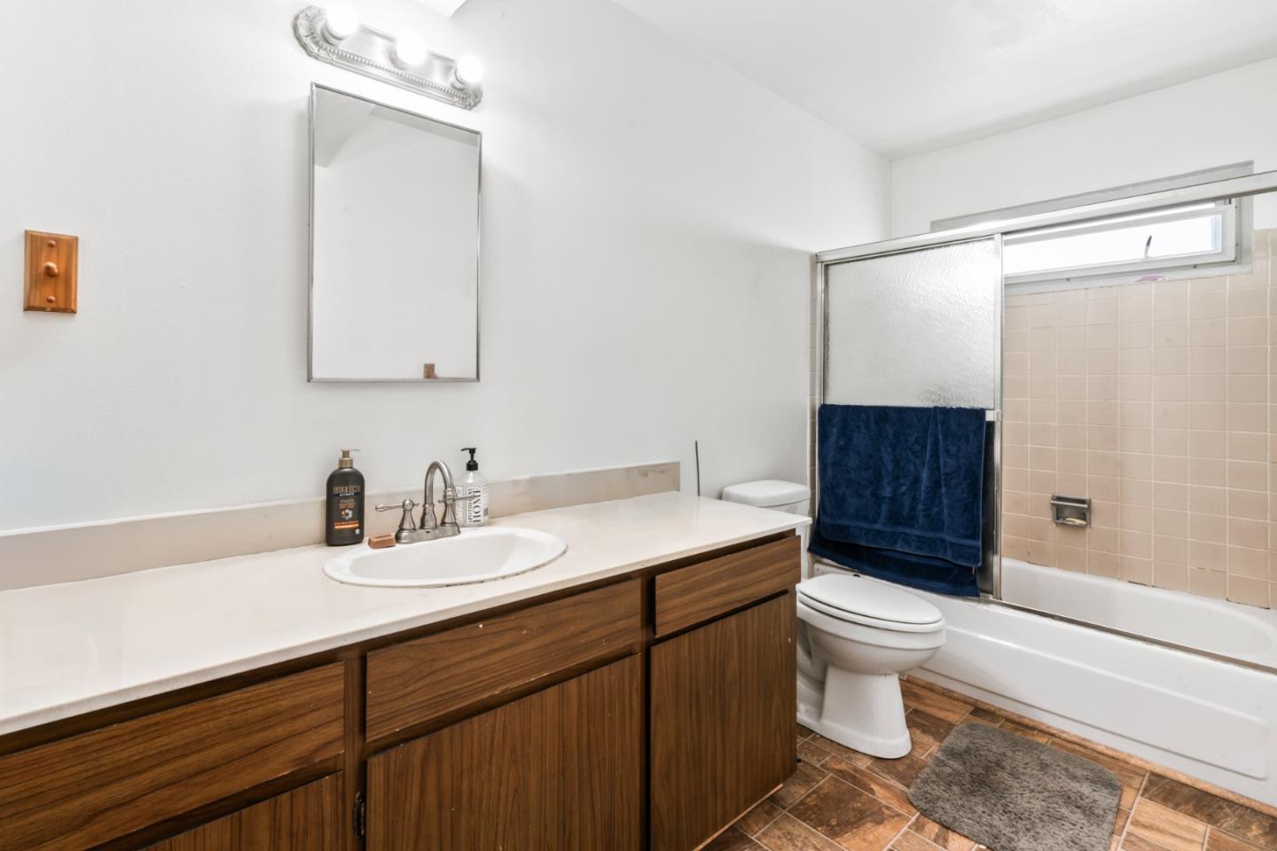 Detail Gallery Image 24 of 46 For 27 John Glenn Cir, Daly City,  CA 94015 - 5 Beds | 3 Baths