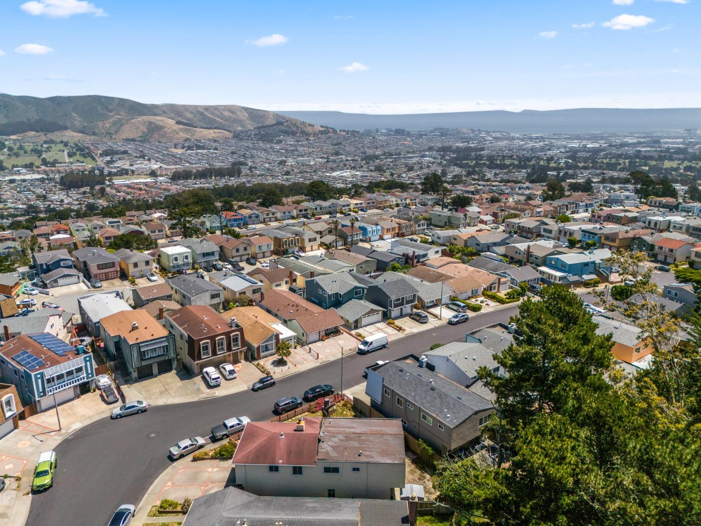 Detail Gallery Image 45 of 46 For 27 John Glenn Cir, Daly City,  CA 94015 - 5 Beds | 3 Baths