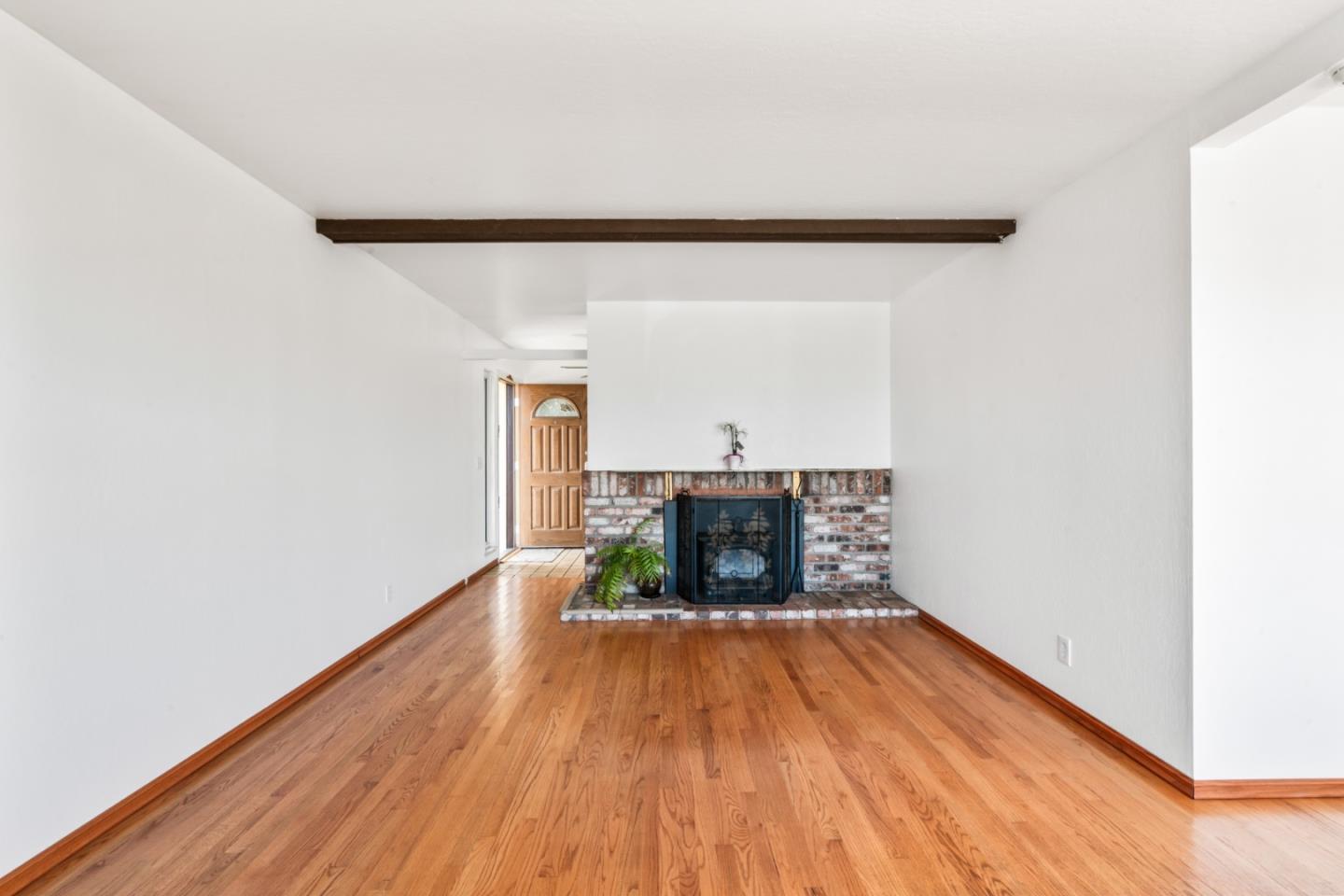 Detail Gallery Image 6 of 46 For 27 John Glenn Cir, Daly City,  CA 94015 - 5 Beds | 3 Baths