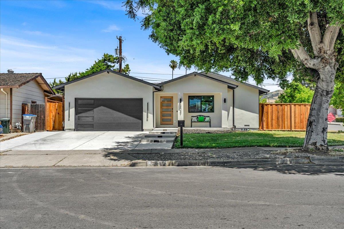 Detail Gallery Image 2 of 50 For 3047 Fallwood Ln, San Jose,  CA 95132 - 4 Beds | 3 Baths