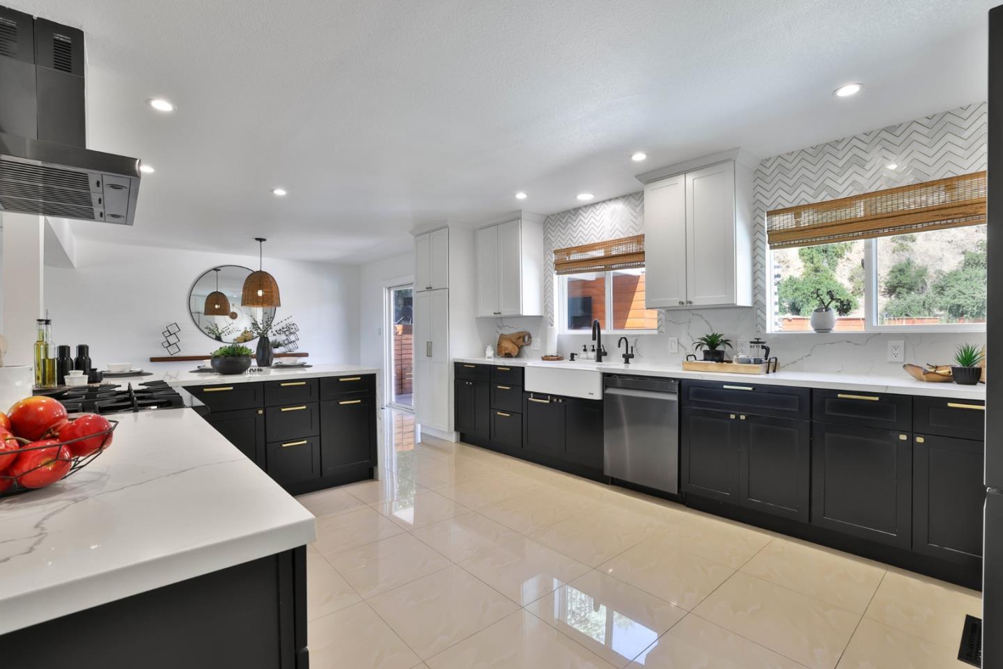 Detail Gallery Image 10 of 76 For 950 Macduff Ct, San Jose,  CA 95127 - 5 Beds | 3/1 Baths