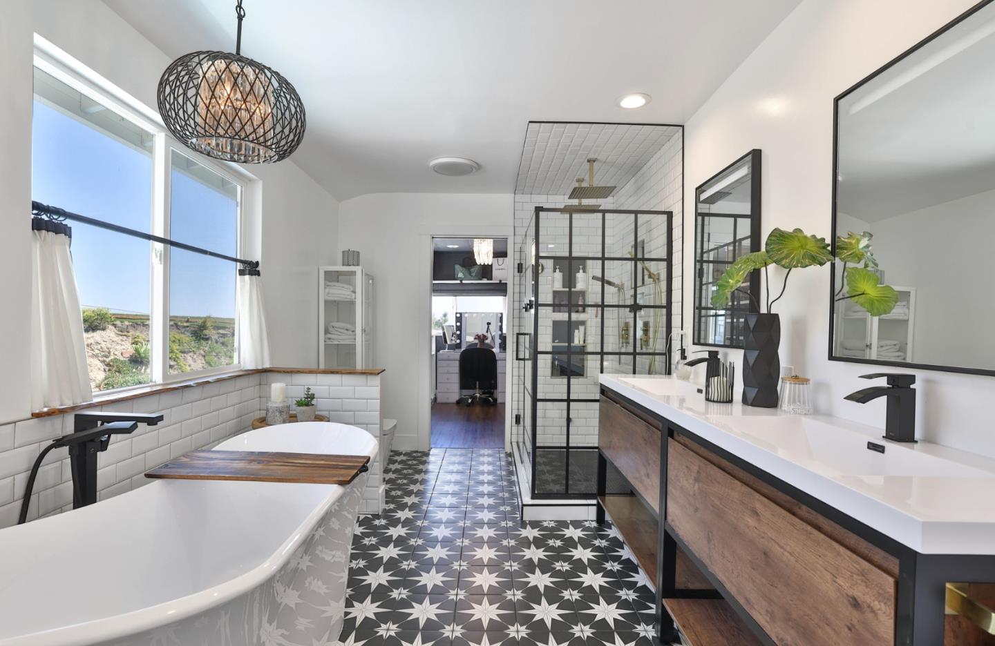 Detail Gallery Image 17 of 76 For 950 Macduff Ct, San Jose,  CA 95127 - 5 Beds | 3/1 Baths
