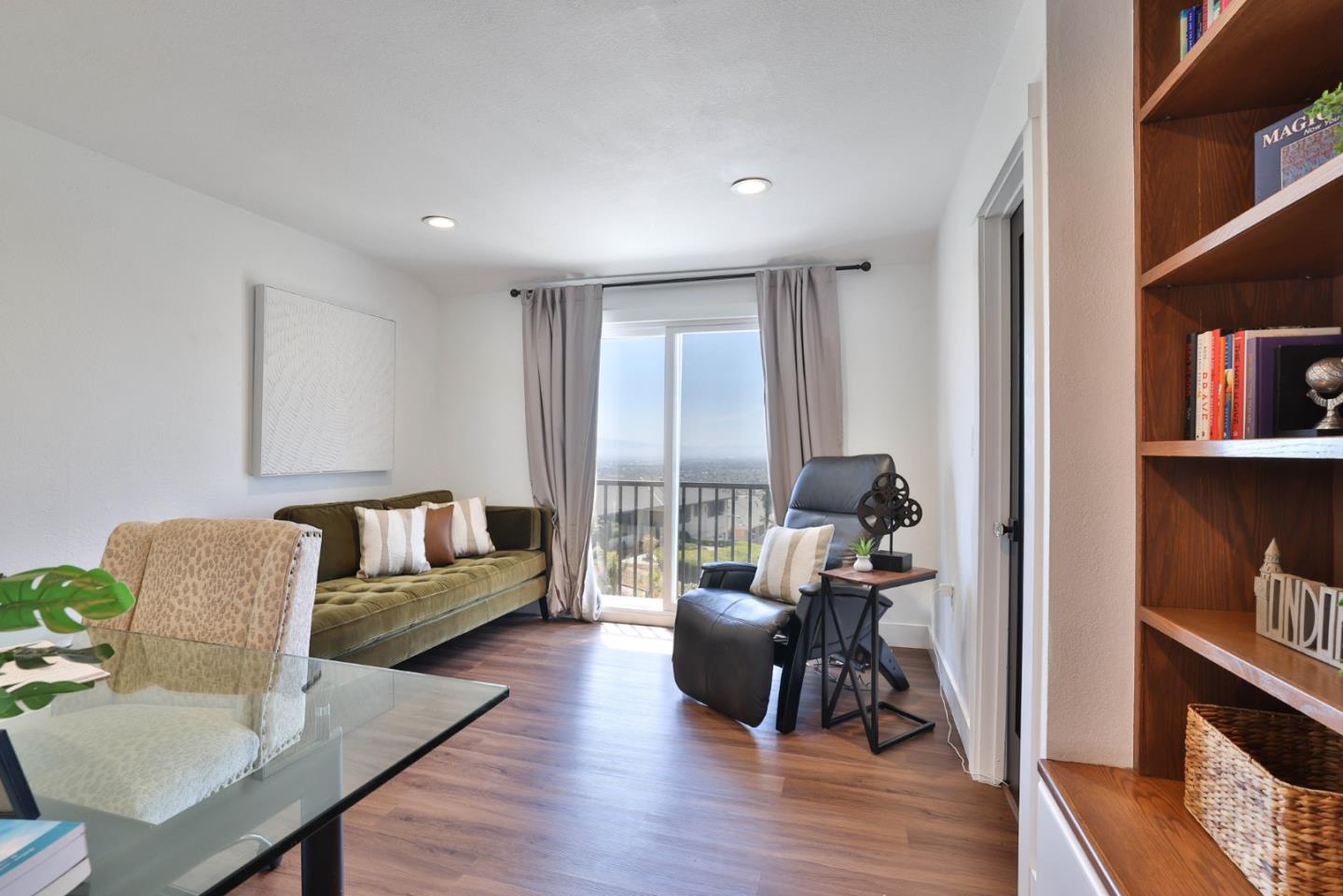 Detail Gallery Image 24 of 76 For 950 Macduff Ct, San Jose,  CA 95127 - 5 Beds | 3/1 Baths