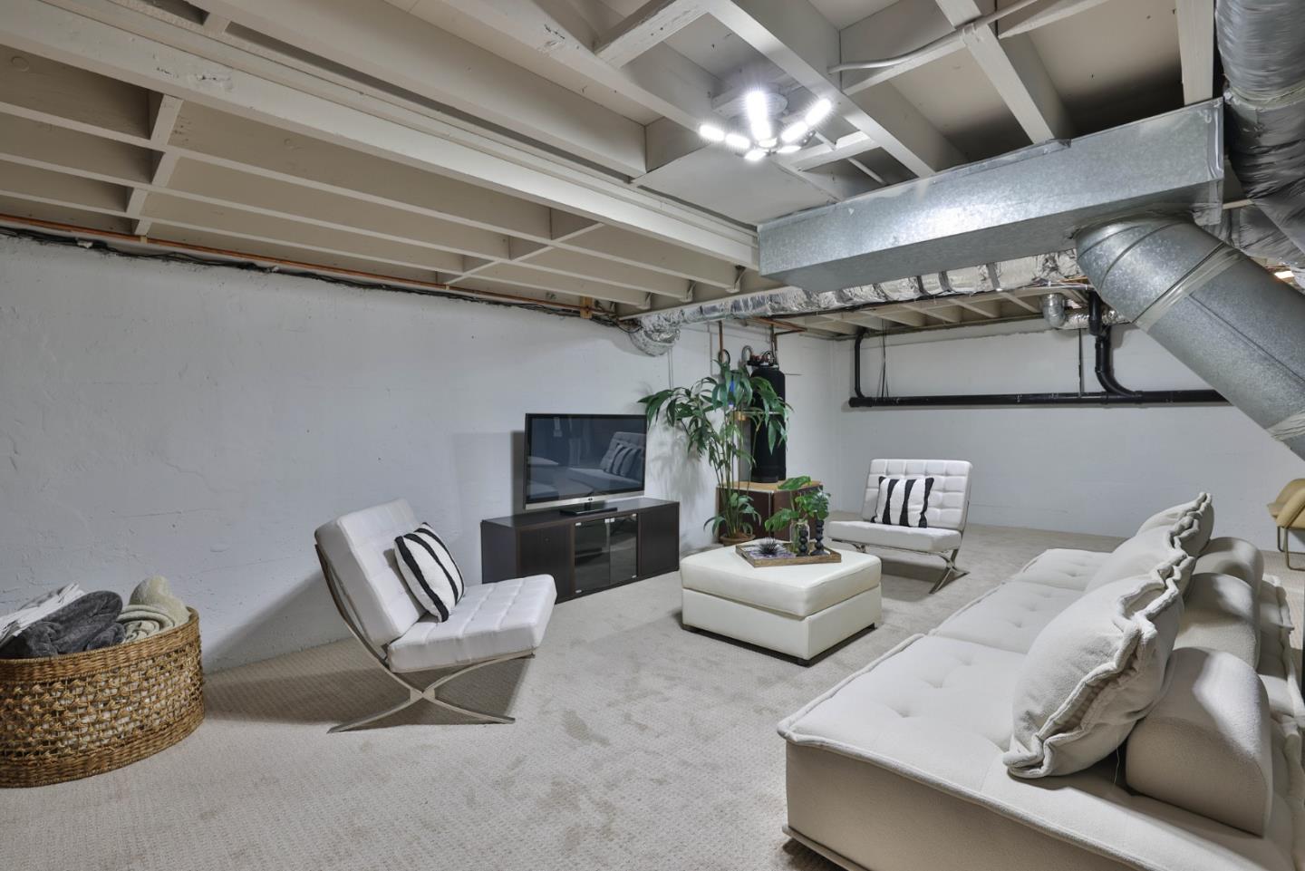 Detail Gallery Image 32 of 76 For 950 Macduff Ct, San Jose,  CA 95127 - 5 Beds | 3/1 Baths
