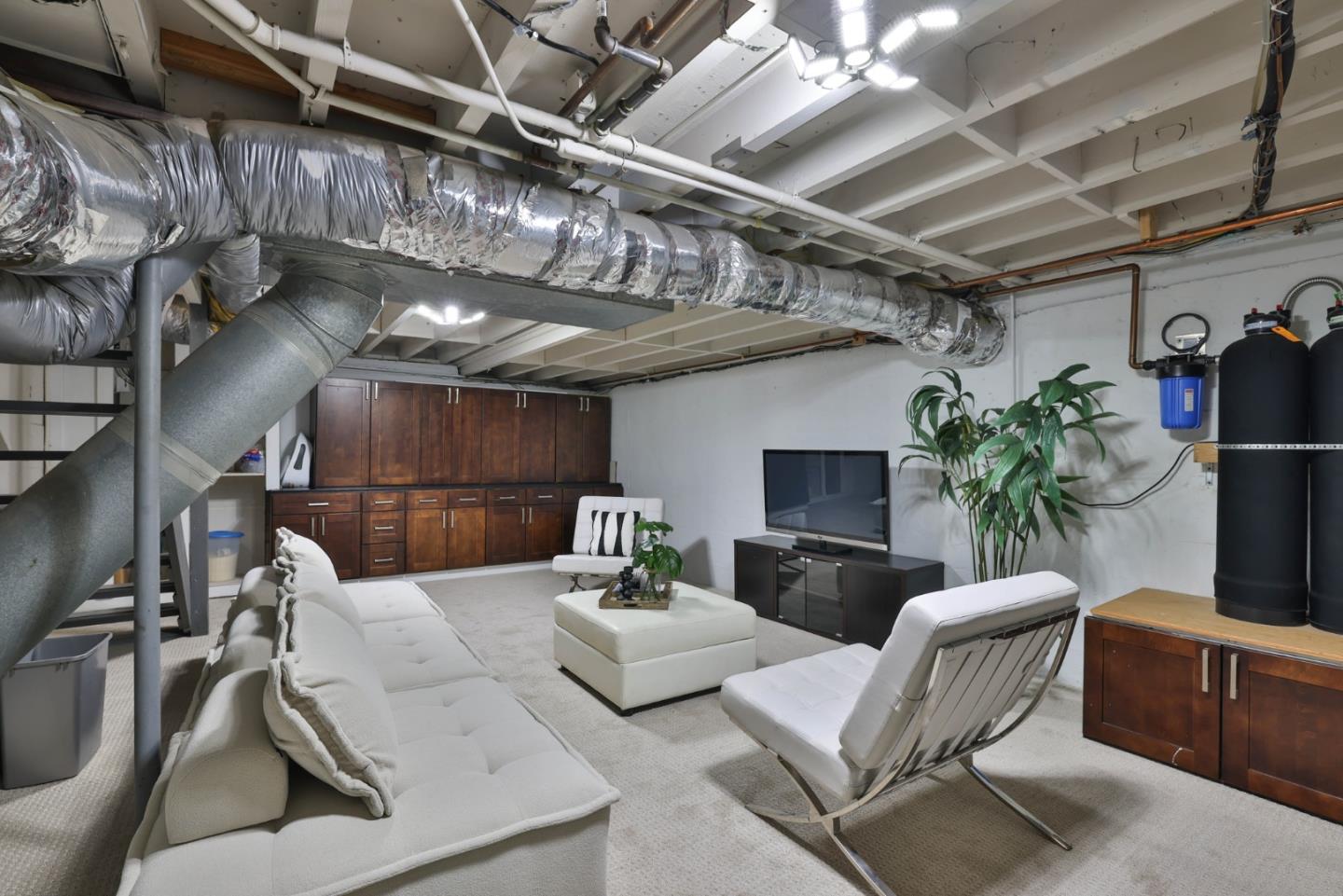 Detail Gallery Image 33 of 76 For 950 Macduff Ct, San Jose,  CA 95127 - 5 Beds | 3/1 Baths