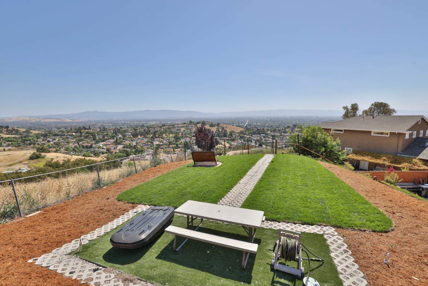 Detail Gallery Image 43 of 76 For 950 Macduff Ct, San Jose,  CA 95127 - 5 Beds | 3/1 Baths