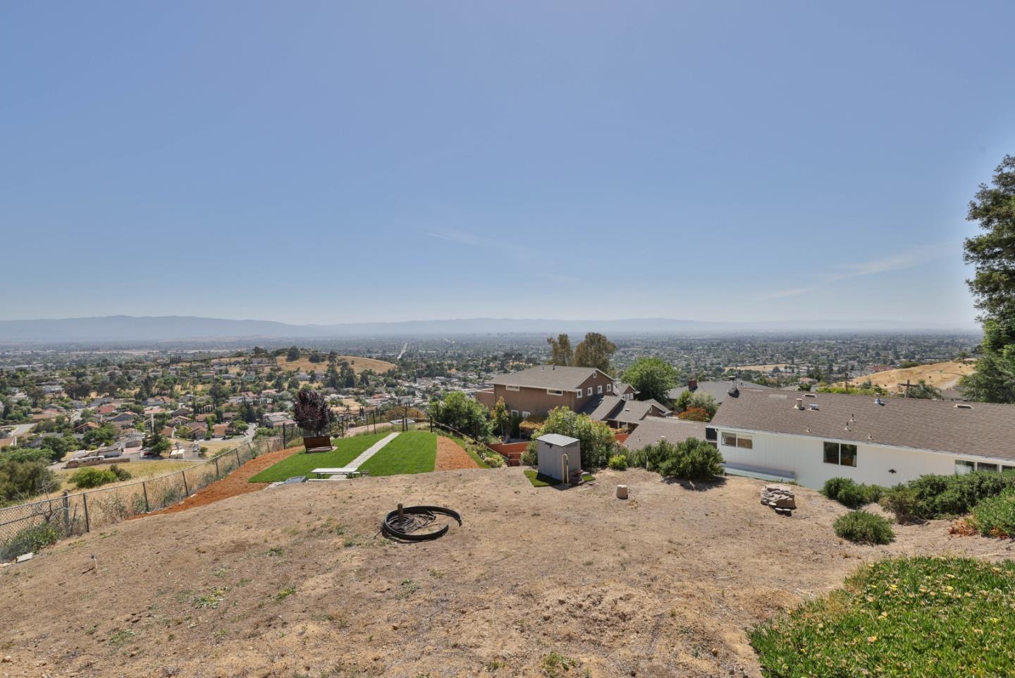 Detail Gallery Image 46 of 76 For 950 Macduff Ct, San Jose,  CA 95127 - 5 Beds | 3/1 Baths