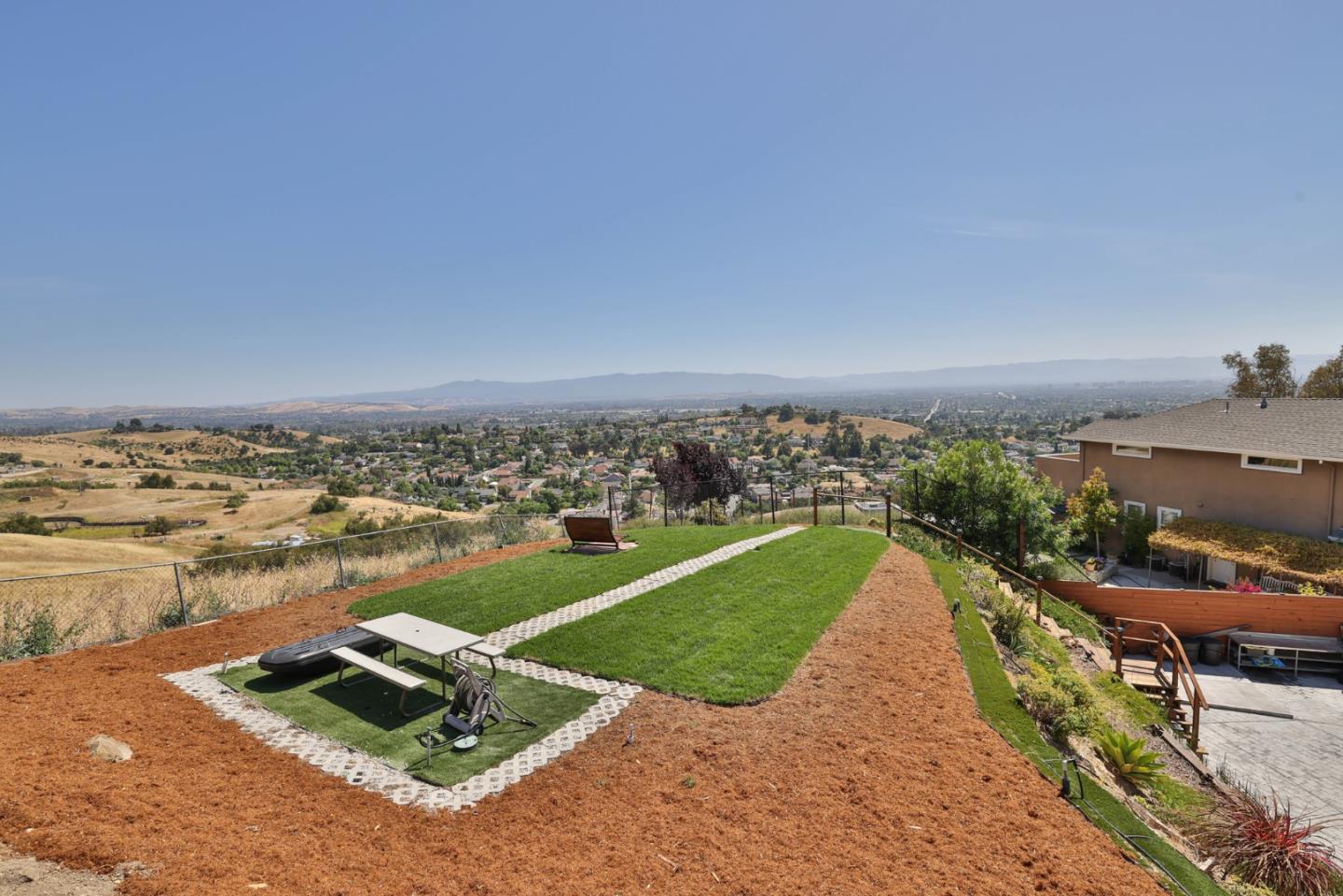 Detail Gallery Image 49 of 76 For 950 Macduff Ct, San Jose,  CA 95127 - 5 Beds | 3/1 Baths