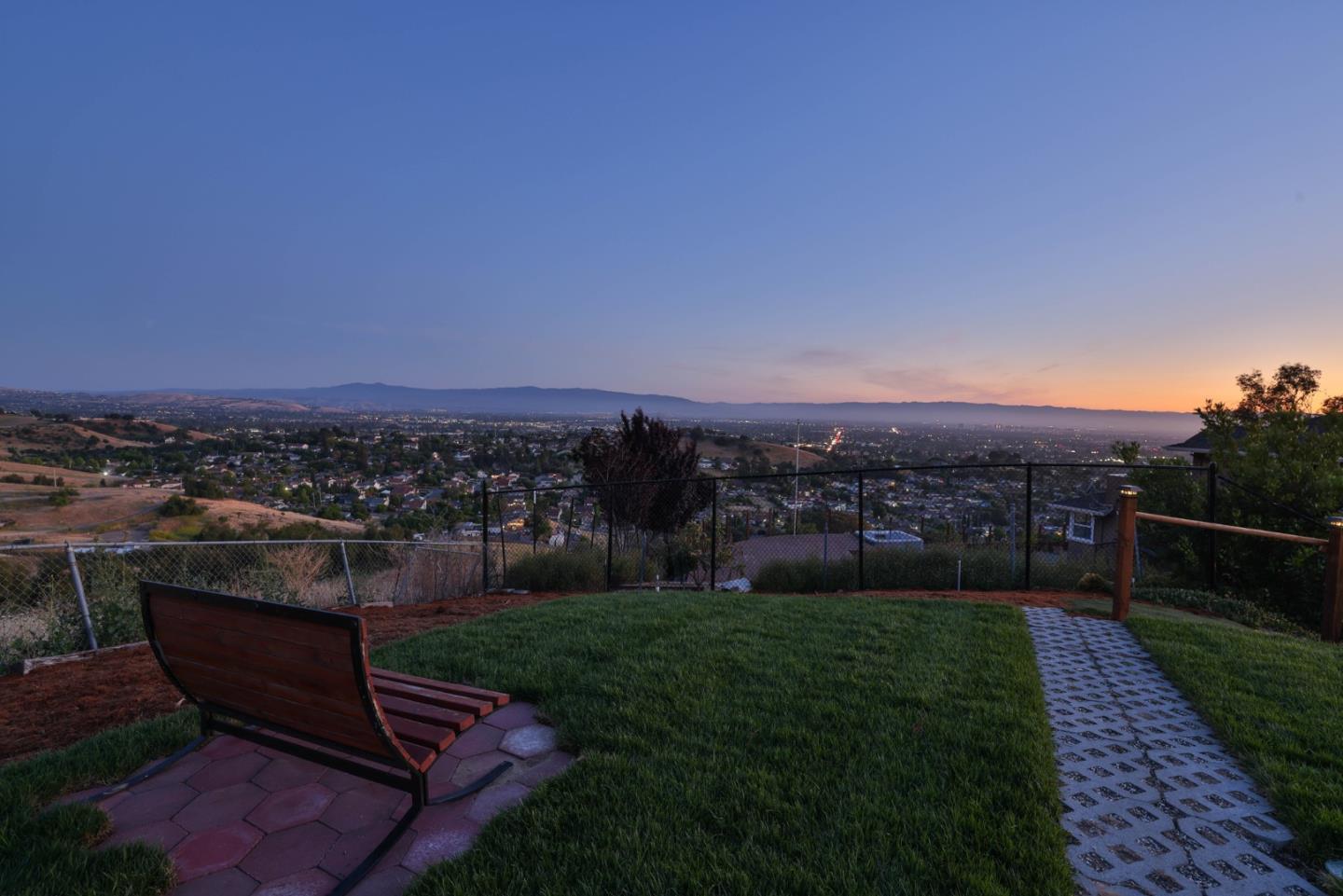 Detail Gallery Image 5 of 76 For 950 Macduff Ct, San Jose,  CA 95127 - 5 Beds | 3/1 Baths
