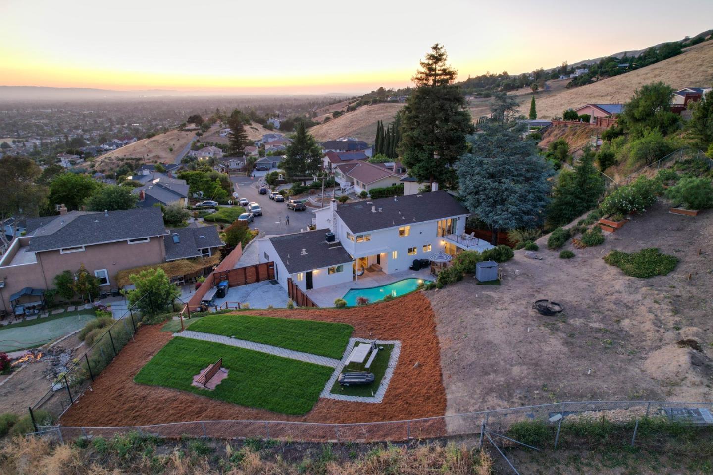 Detail Gallery Image 59 of 76 For 950 Macduff Ct, San Jose,  CA 95127 - 5 Beds | 3/1 Baths