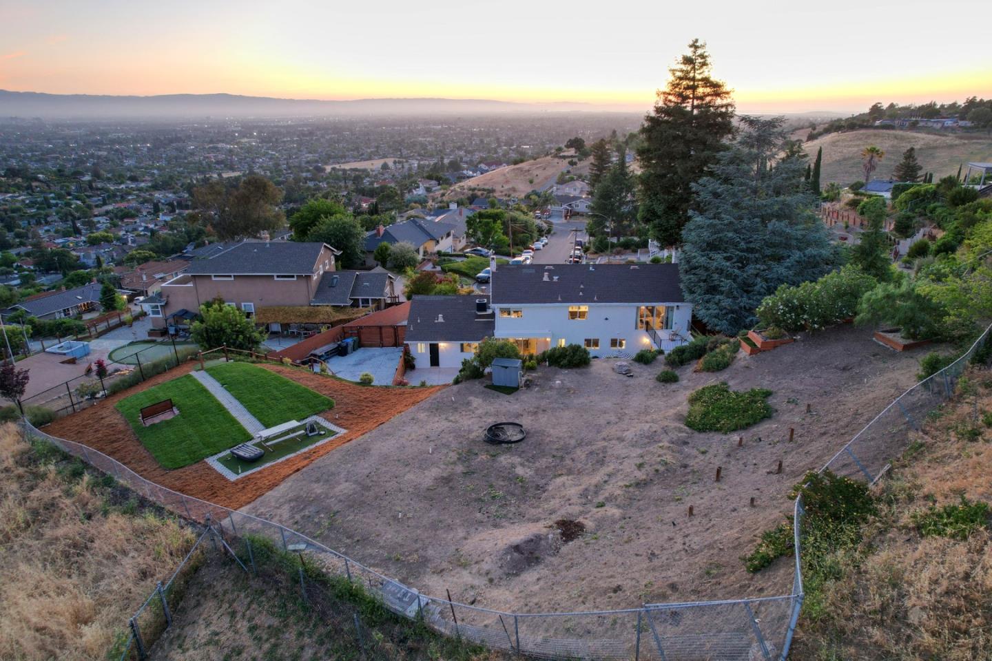 Detail Gallery Image 61 of 76 For 950 Macduff Ct, San Jose,  CA 95127 - 5 Beds | 3/1 Baths
