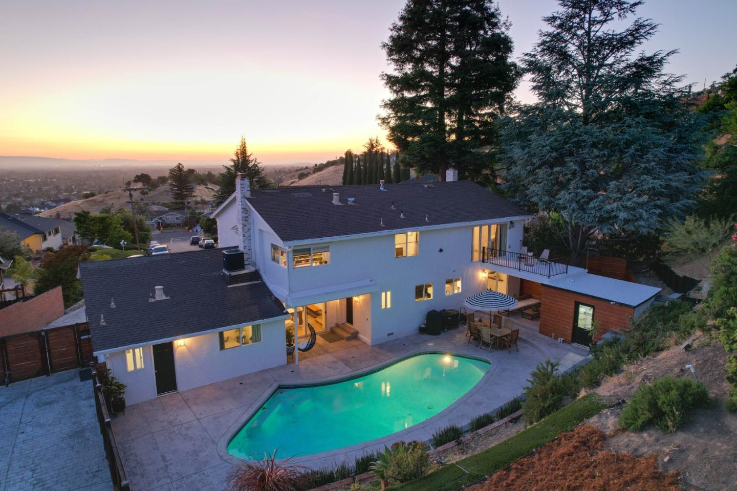 Detail Gallery Image 62 of 76 For 950 Macduff Ct, San Jose,  CA 95127 - 5 Beds | 3/1 Baths