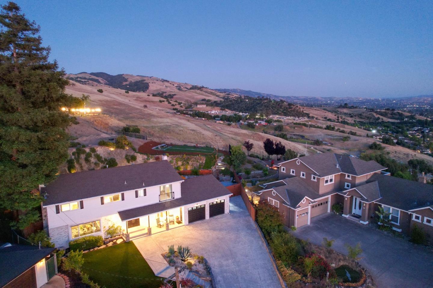 Detail Gallery Image 66 of 76 For 950 Macduff Ct, San Jose,  CA 95127 - 5 Beds | 3/1 Baths