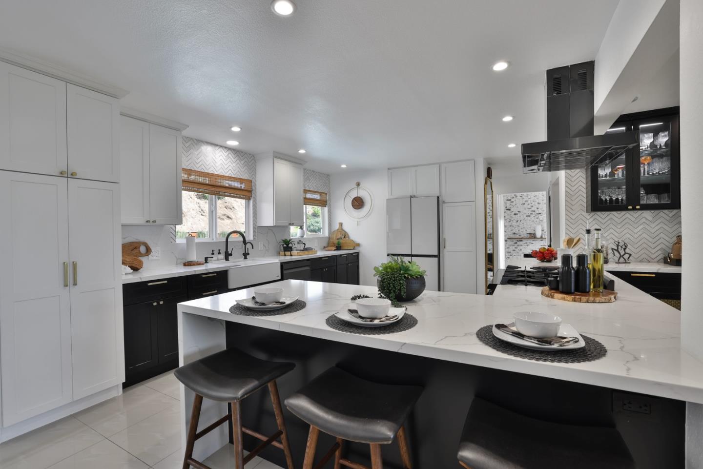 Detail Gallery Image 8 of 76 For 950 Macduff Ct, San Jose,  CA 95127 - 5 Beds | 3/1 Baths