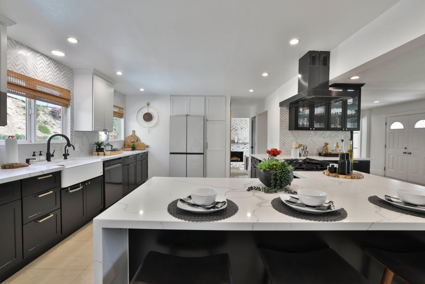 Detail Gallery Image 9 of 76 For 950 Macduff Ct, San Jose,  CA 95127 - 5 Beds | 3/1 Baths