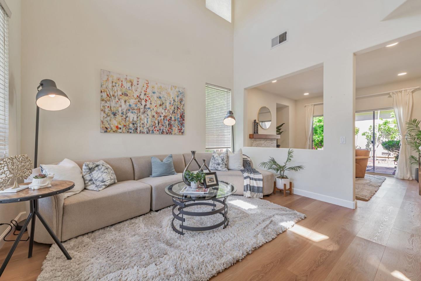 Detail Gallery Image 10 of 41 For 1992 Wayne Cir, San Jose,  CA 95131 - 3 Beds | 2/1 Baths