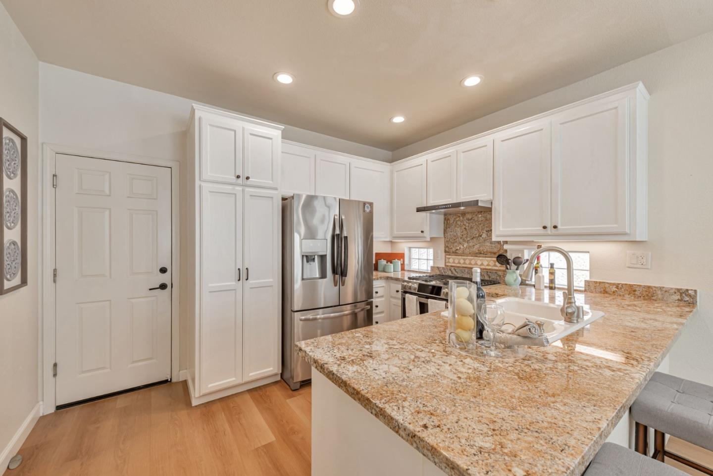 Detail Gallery Image 17 of 41 For 1992 Wayne Cir, San Jose,  CA 95131 - 3 Beds | 2/1 Baths