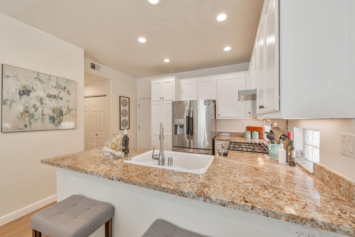 Detail Gallery Image 18 of 41 For 1992 Wayne Cir, San Jose,  CA 95131 - 3 Beds | 2/1 Baths